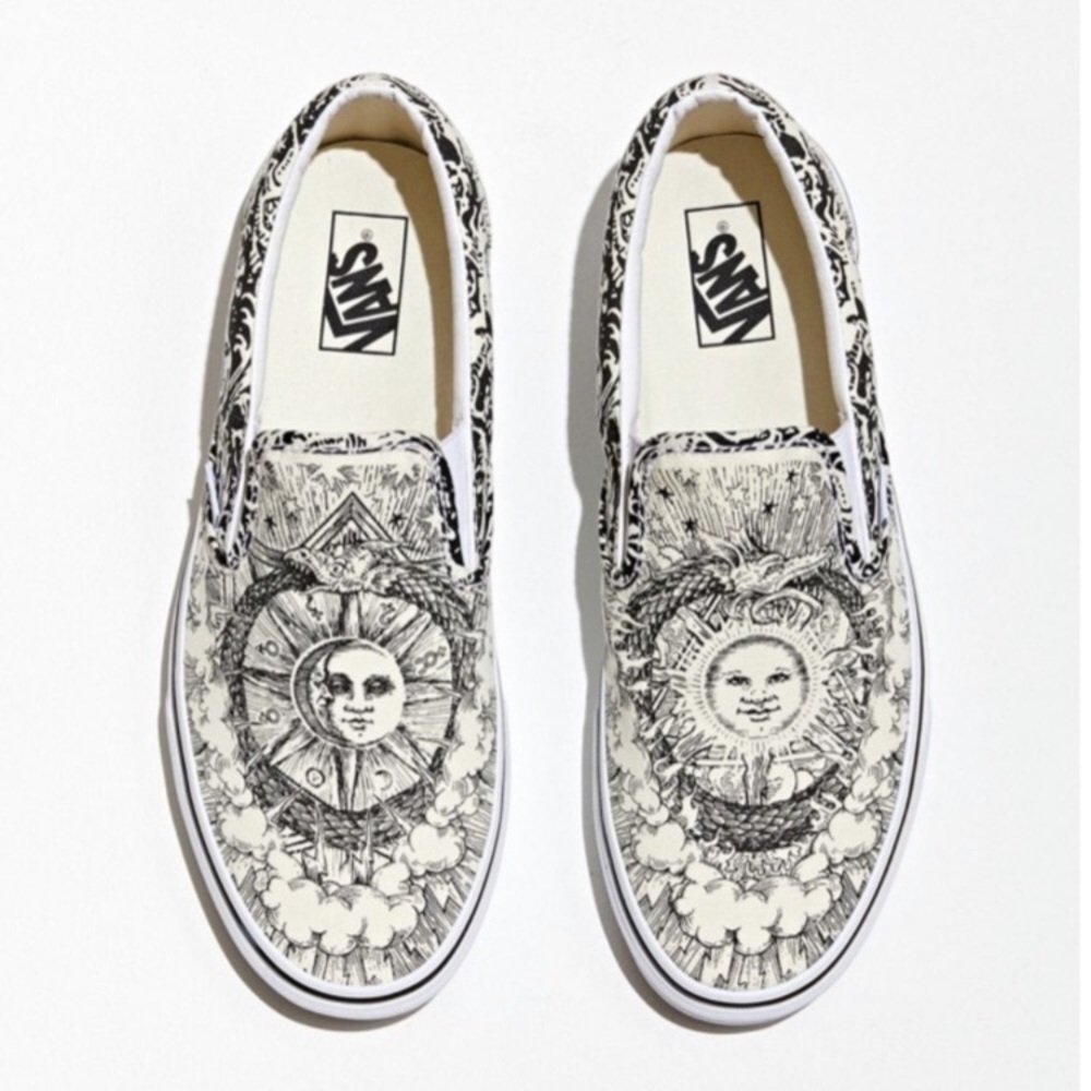 Vans Classic Slip-On Ouroboros Women’s Size 9